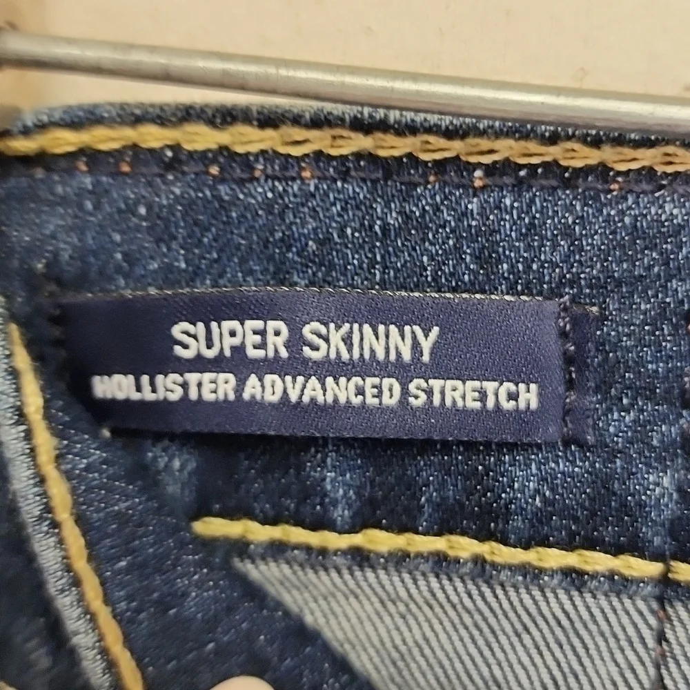 NWT, Hollister California Men's Jeans. - Picture 5 of 14